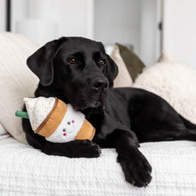 Cargar imagen en el visor de la galería, Zippy Paws NomNomz® - Puppaccino